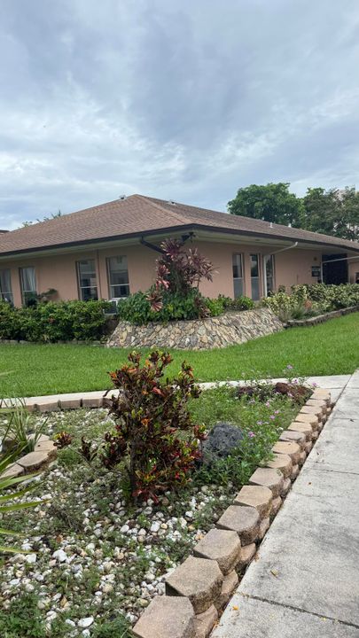 Под контрактом: $1,500 (2 спален, 2 ванн, 865 Квадратных фут)