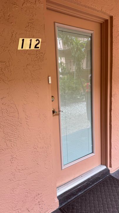 Под контрактом: $1,500 (2 спален, 2 ванн, 865 Квадратных фут)