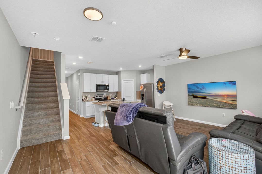 For Rent: $2,700 (3 beds, 2 baths, 1475 Square Feet)