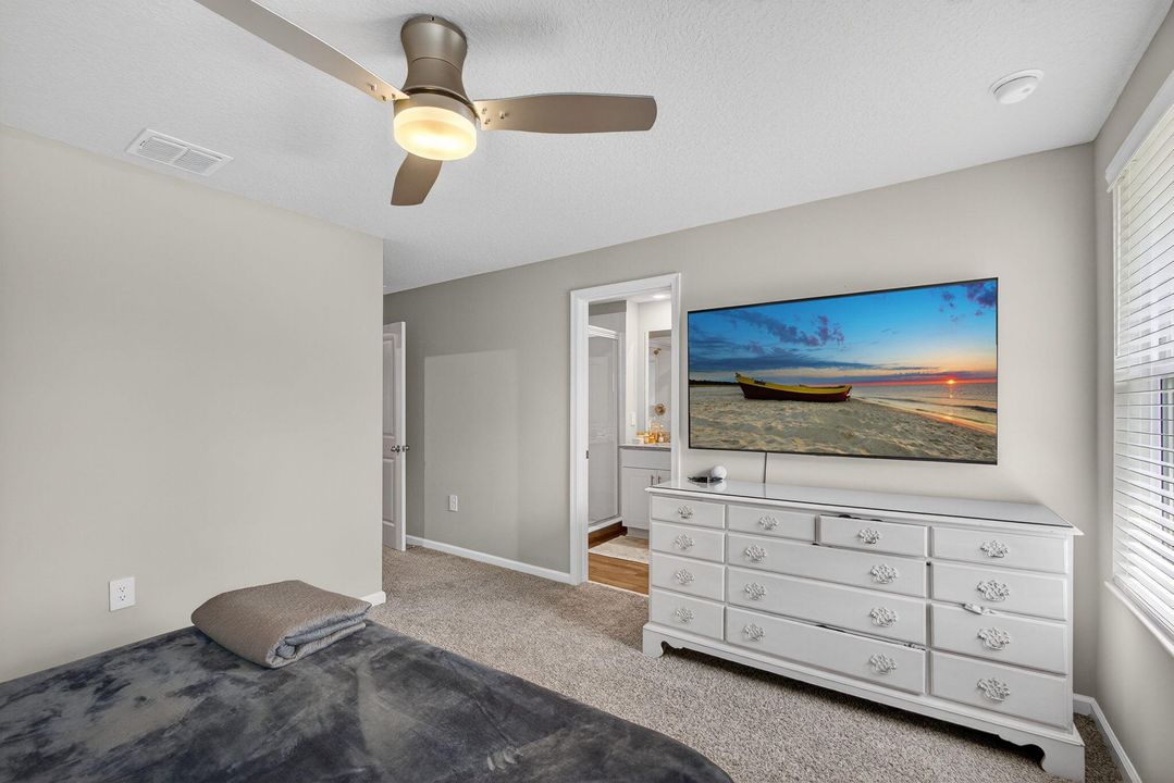 For Rent: $2,700 (3 beds, 2 baths, 1475 Square Feet)