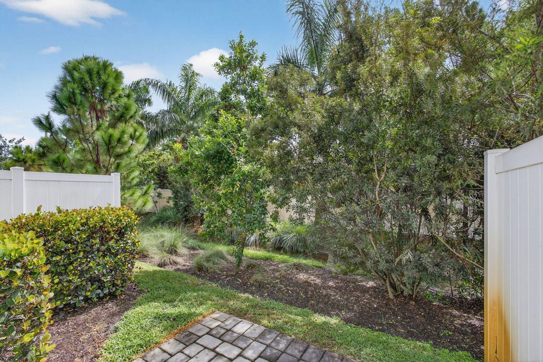 For Rent: $2,700 (3 beds, 2 baths, 1475 Square Feet)