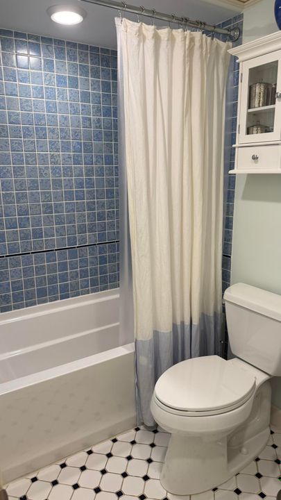 Под контрактом: $1,500 (2 спален, 2 ванн, 865 Квадратных фут)