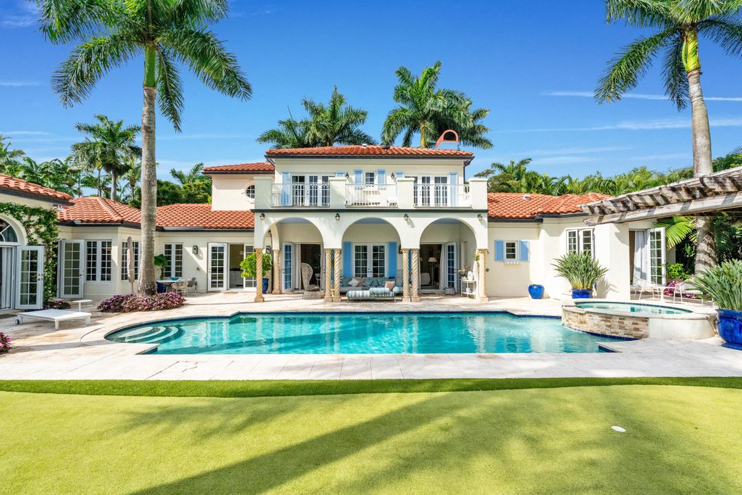 For Sale: $5,250,000 (5 beds, 7 baths, 5601 Square Feet)