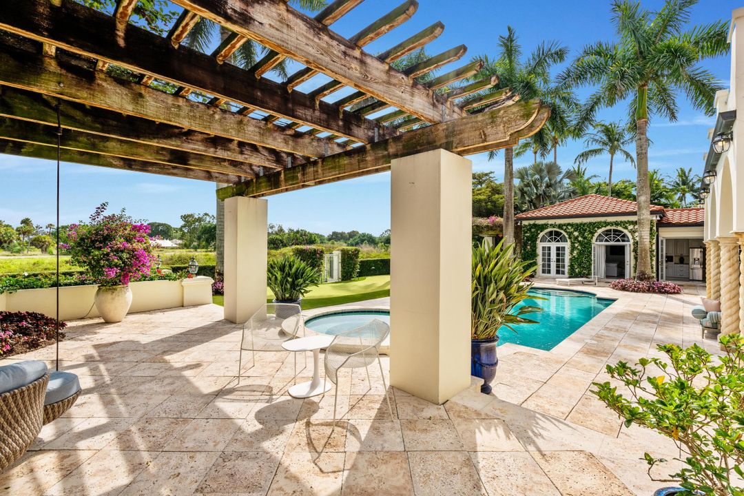 For Sale: $5,250,000 (5 beds, 7 baths, 5601 Square Feet)