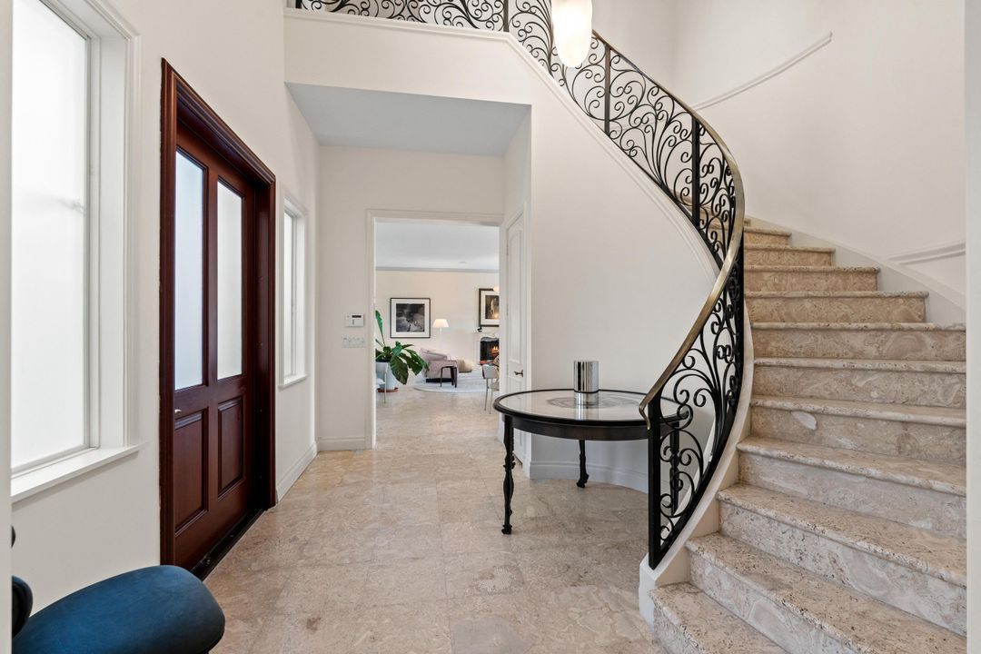 For Sale: $5,250,000 (5 beds, 7 baths, 5601 Square Feet)