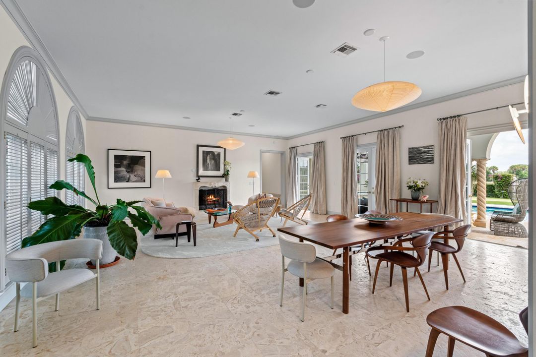 For Sale: $5,250,000 (5 beds, 7 baths, 5601 Square Feet)