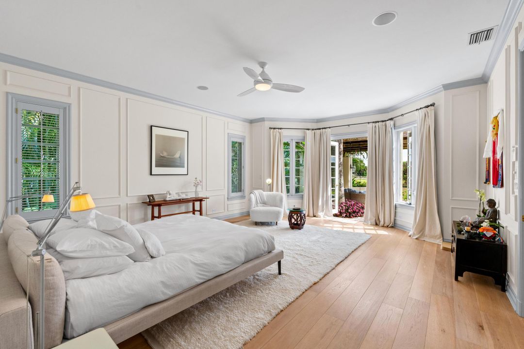 For Sale: $5,250,000 (5 beds, 7 baths, 5601 Square Feet)