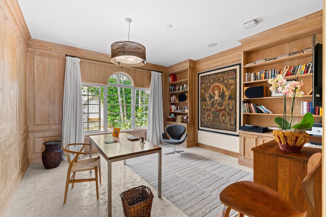 For Sale: $5,250,000 (5 beds, 7 baths, 5601 Square Feet)