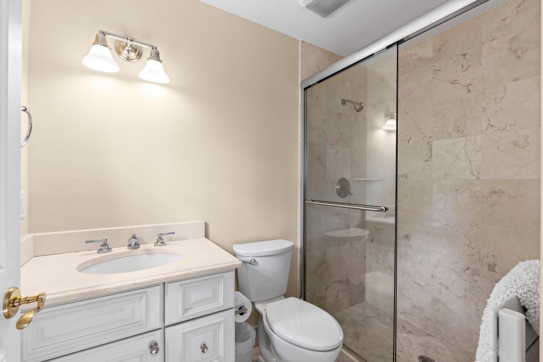 For Sale: $5,250,000 (5 beds, 7 baths, 5601 Square Feet)