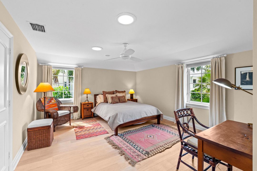 For Sale: $5,250,000 (5 beds, 7 baths, 5601 Square Feet)