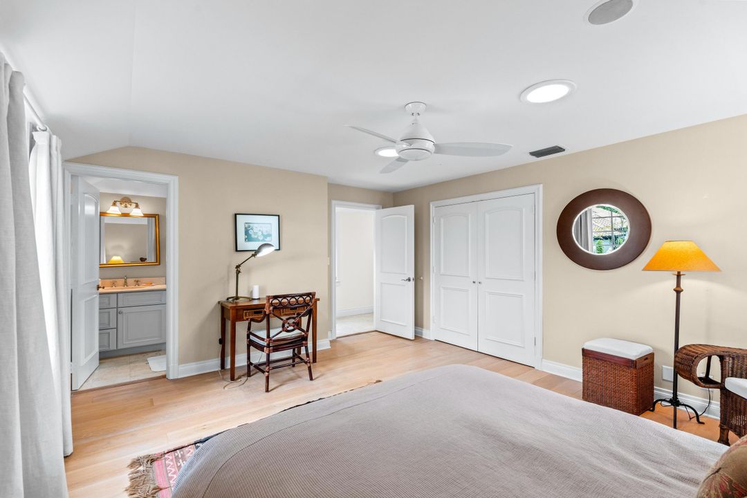 For Sale: $5,250,000 (5 beds, 7 baths, 5601 Square Feet)