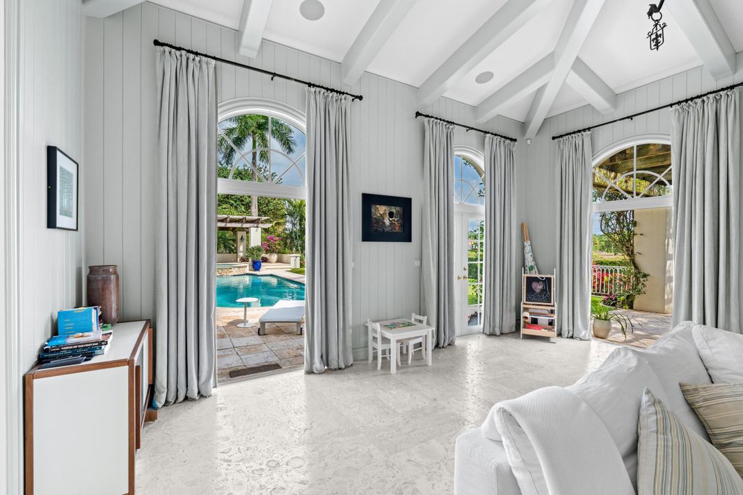 For Sale: $5,250,000 (5 beds, 7 baths, 5601 Square Feet)