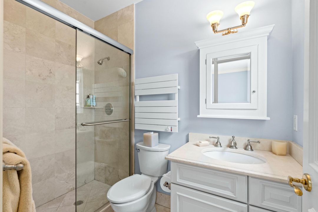 For Sale: $5,250,000 (5 beds, 7 baths, 5601 Square Feet)