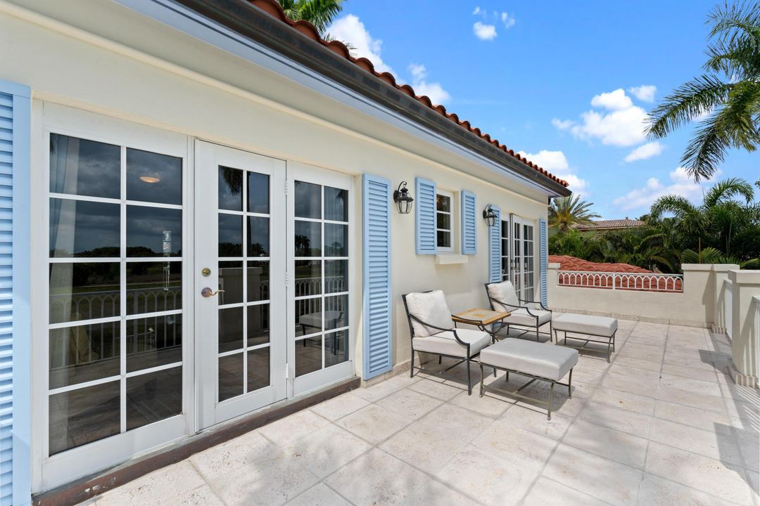 For Sale: $5,250,000 (5 beds, 7 baths, 5601 Square Feet)