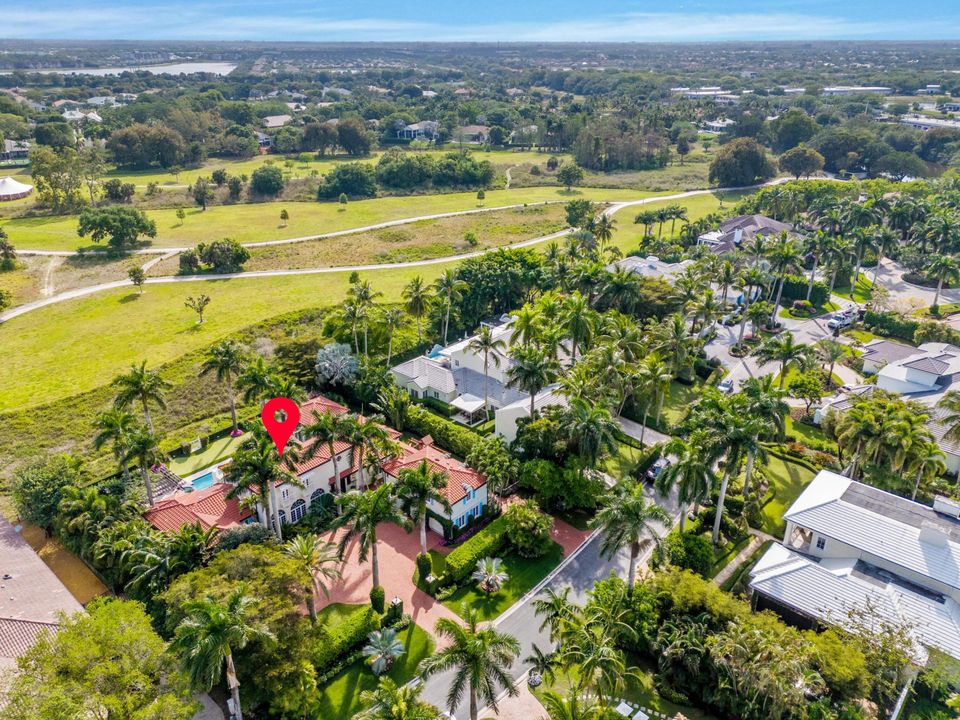 For Sale: $5,250,000 (5 beds, 7 baths, 5601 Square Feet)