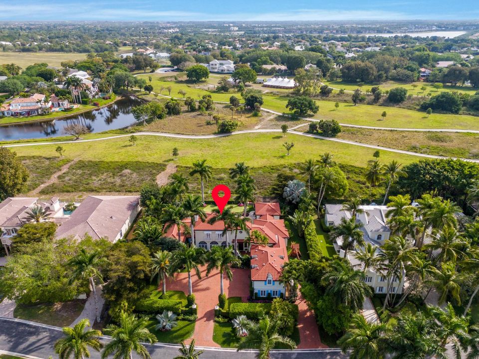 For Sale: $5,250,000 (5 beds, 7 baths, 5601 Square Feet)