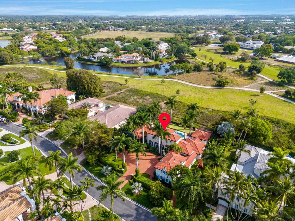 For Sale: $5,250,000 (5 beds, 7 baths, 5601 Square Feet)