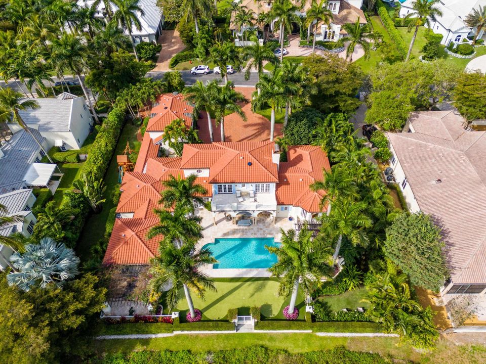 For Sale: $5,250,000 (5 beds, 7 baths, 5601 Square Feet)