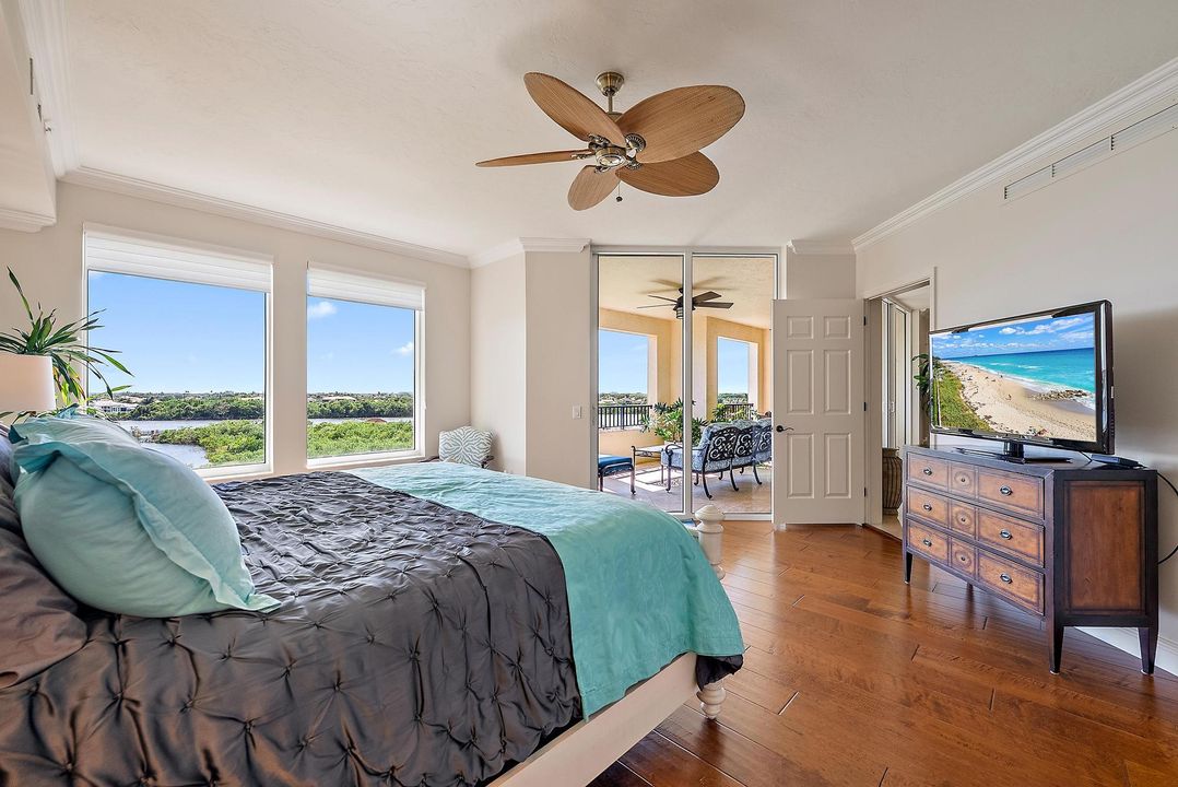 For Sale: $2,350,000 (3 beds, 3 baths, 2596 Square Feet)