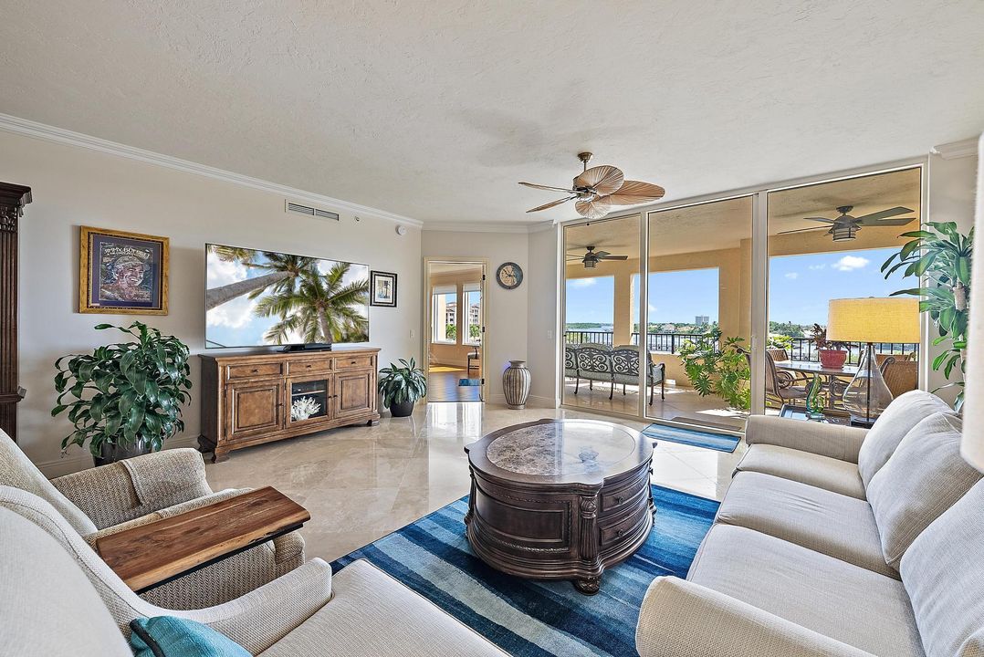 For Sale: $2,350,000 (3 beds, 3 baths, 2596 Square Feet)