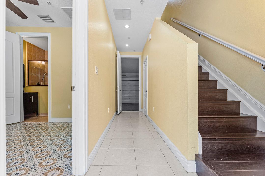 待售: $435,000 (3 贝兹, 3 浴室, 1952 平方英尺)