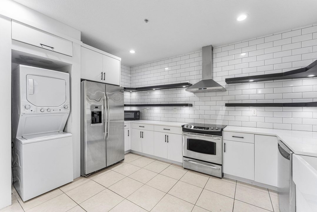 待售: $435,000 (3 贝兹, 3 浴室, 1952 平方英尺)