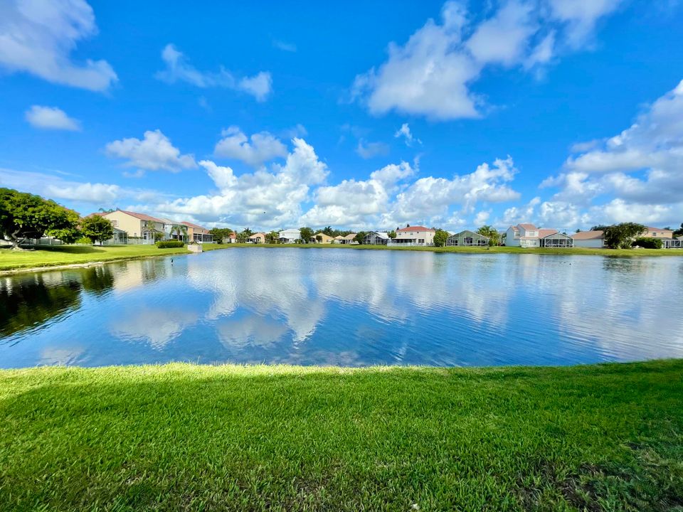 出租: $4,200 (4 贝兹, 2 浴室, 2633 平方英尺)