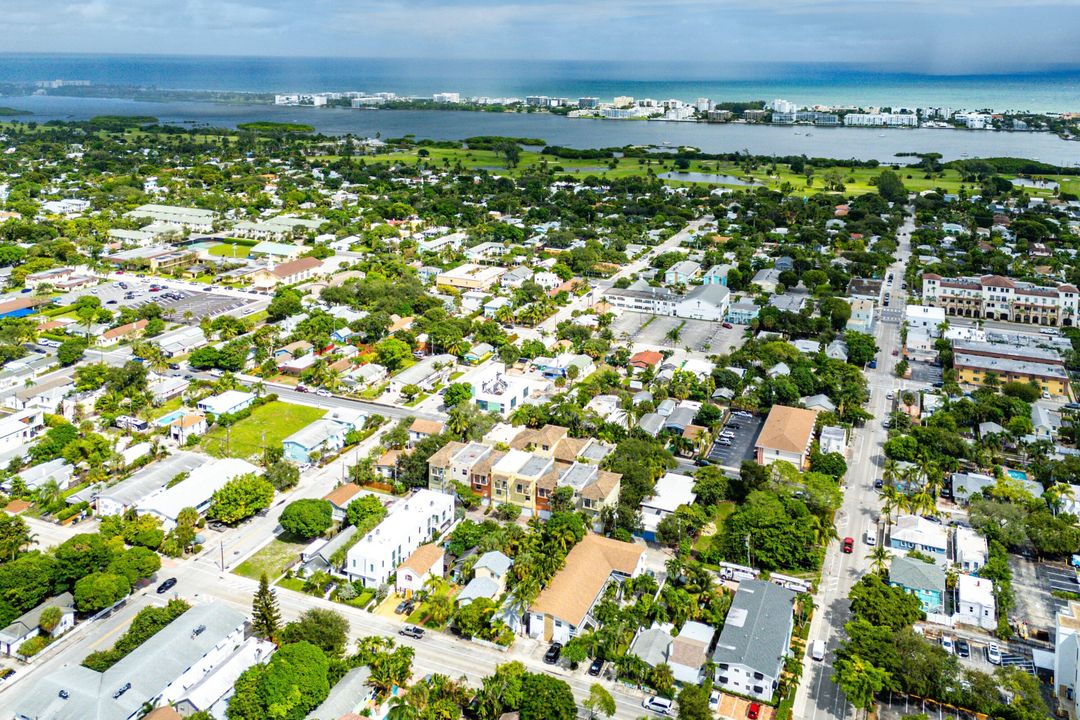 待售: $435,000 (3 贝兹, 3 浴室, 1952 平方英尺)