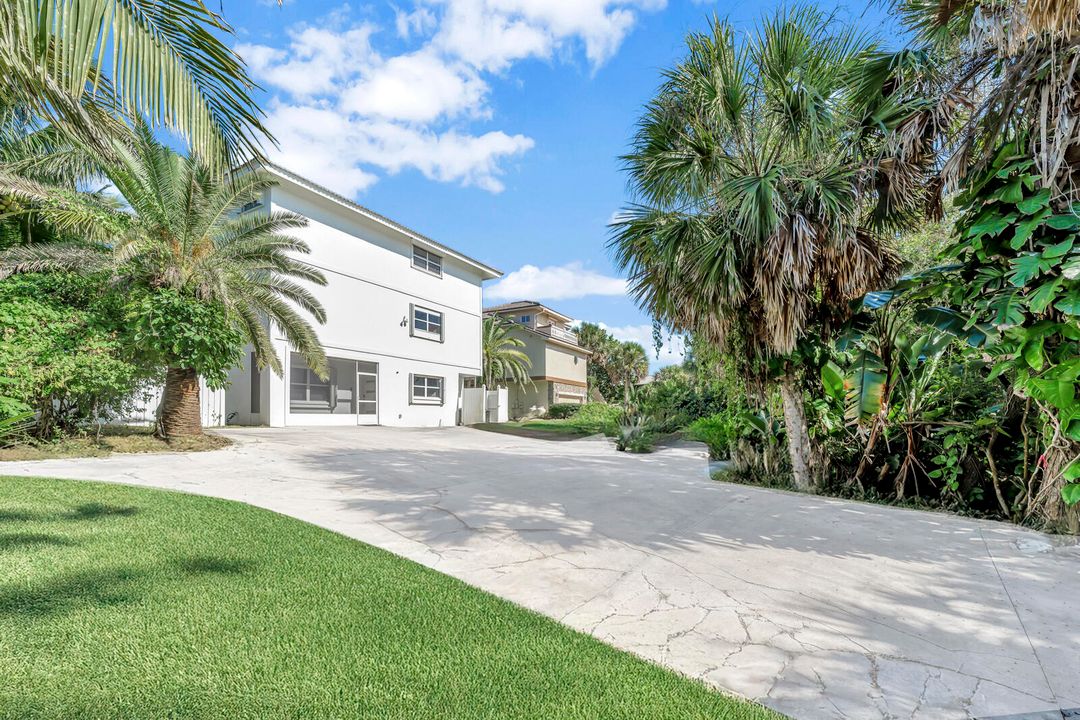 For Sale: $2,999,999 (3 beds, 3 baths, 3110 Square Feet)