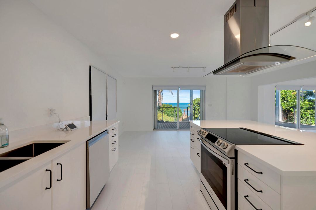 For Sale: $2,999,999 (3 beds, 3 baths, 3110 Square Feet)