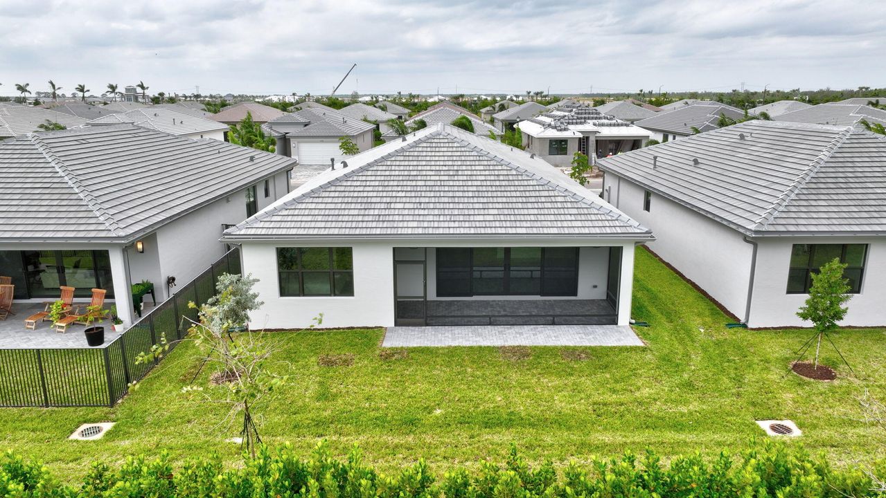 В аренду: $3,400 (2 спален, 2 ванн, 1752 Квадратных фут)