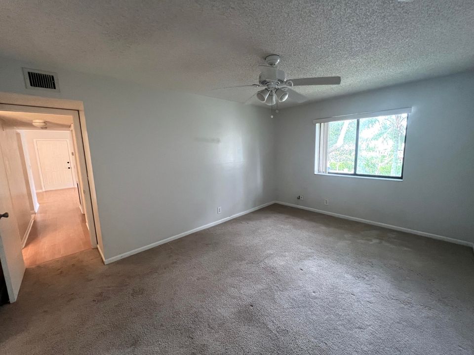 待售: $234,900 (2 贝兹, 2 浴室, 1000 平方英尺)