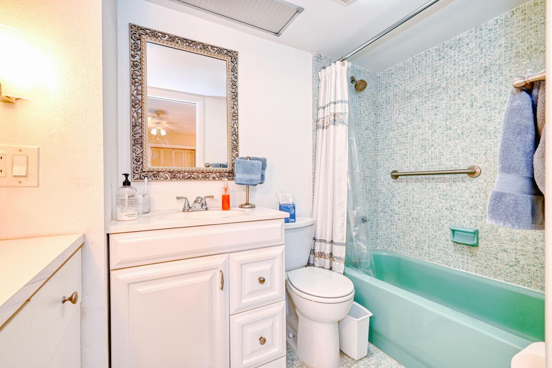 На продажу: $300,000 (2 спален, 2 ванн, 962 Квадратных фут)