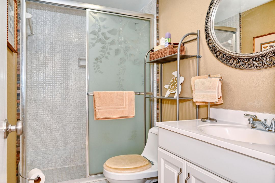 На продажу: $300,000 (2 спален, 2 ванн, 962 Квадратных фут)