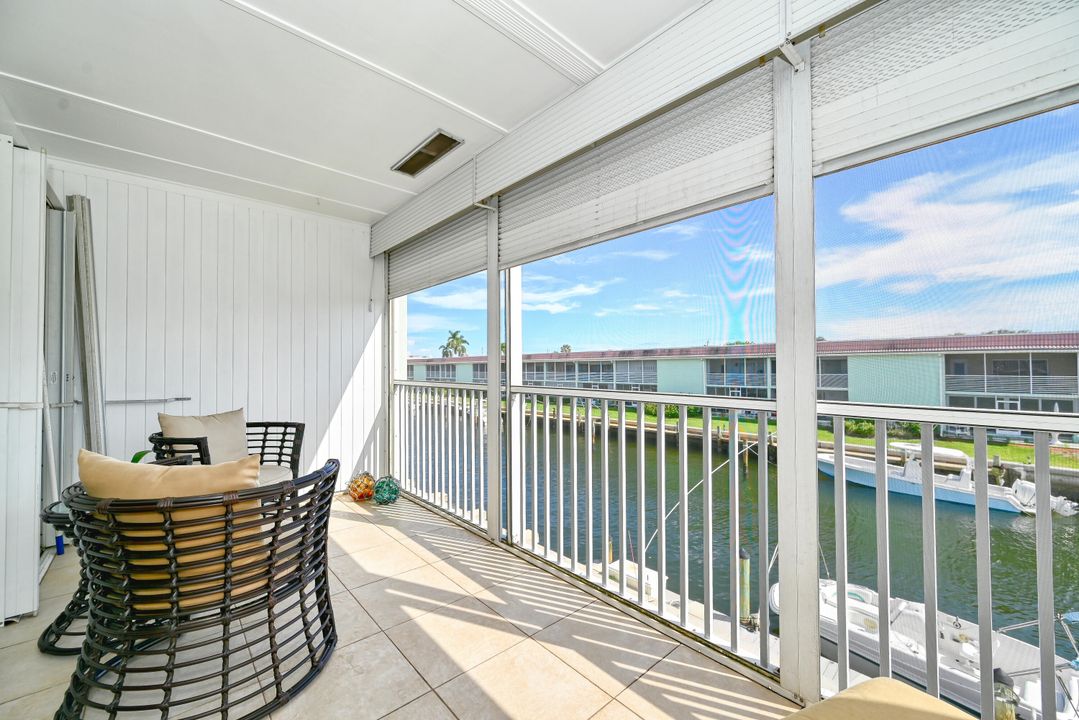 На продажу: $300,000 (2 спален, 2 ванн, 962 Квадратных фут)