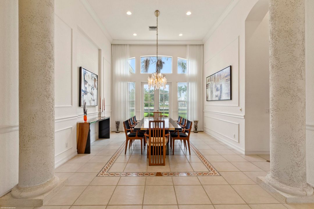 合同活跃: $4,350,000 (4 贝兹, 5 浴室, 8401 平方英尺)