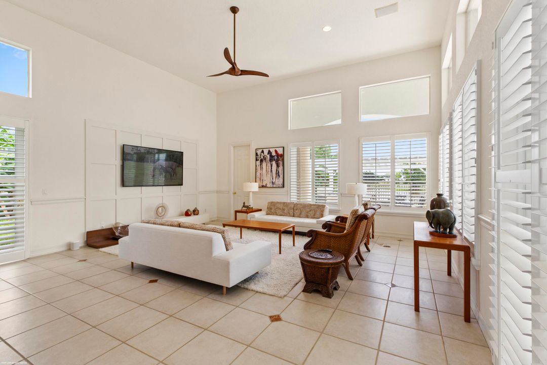 合同活跃: $4,350,000 (4 贝兹, 5 浴室, 8401 平方英尺)