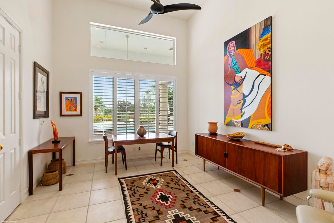 合同活跃: $4,350,000 (4 贝兹, 5 浴室, 8401 平方英尺)