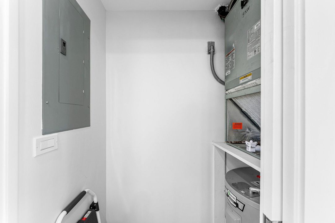 待售: $699,000 (2 贝兹, 2 浴室, 1363 平方英尺)