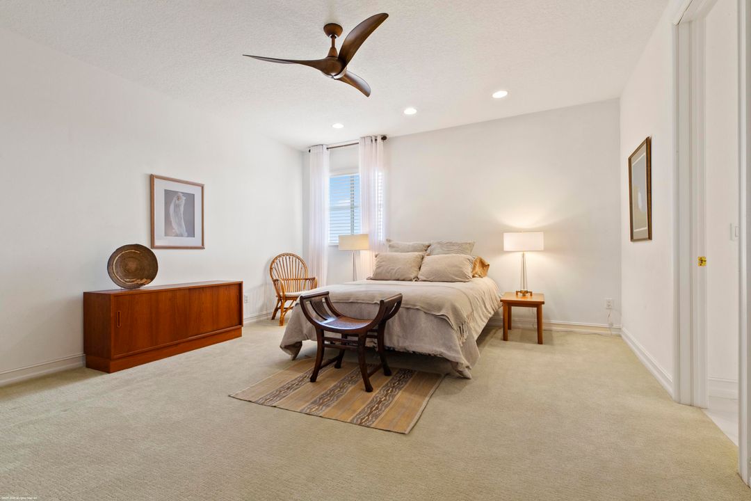 合同活跃: $4,350,000 (4 贝兹, 5 浴室, 8401 平方英尺)