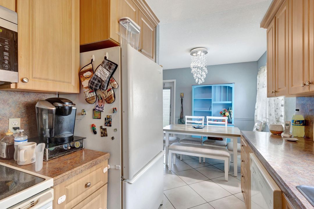 待售: $94,900 (2 贝兹, 2 浴室, 880 平方英尺)