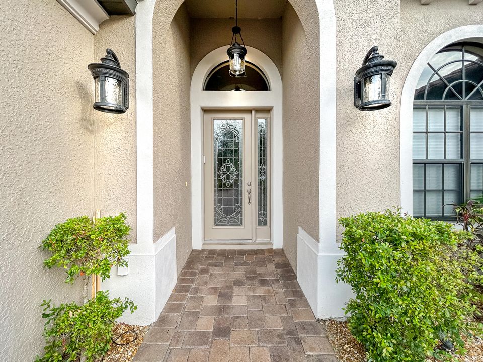 For Sale: $575,000 (3 beds, 2 baths, 2138 Square Feet)