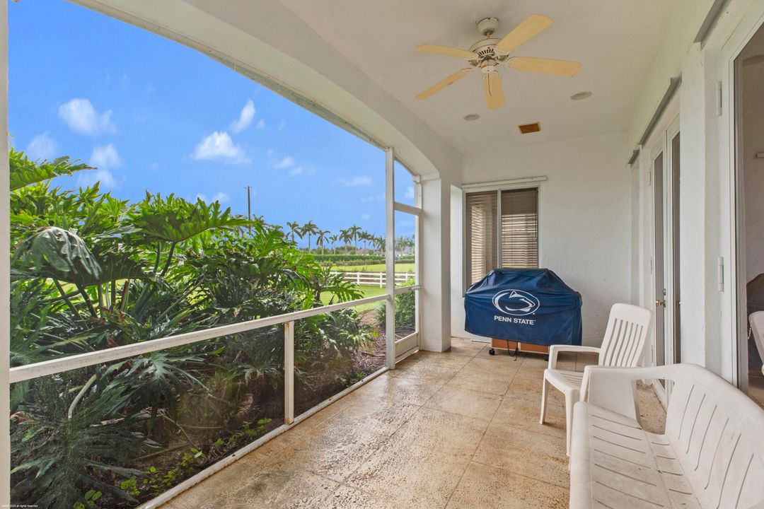 合同活跃: $4,350,000 (4 贝兹, 5 浴室, 8401 平方英尺)