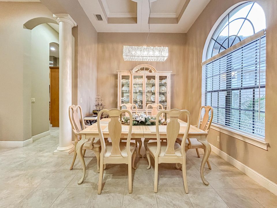 For Sale: $575,000 (3 beds, 2 baths, 2138 Square Feet)