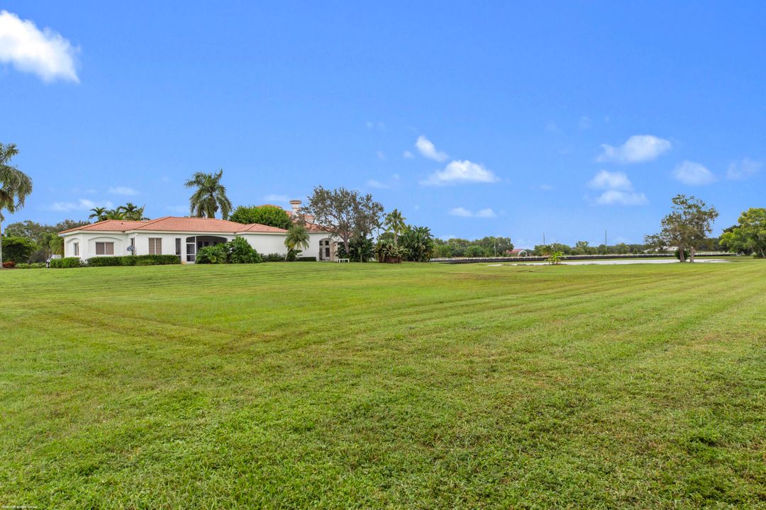 合同活跃: $4,350,000 (4 贝兹, 5 浴室, 8401 平方英尺)