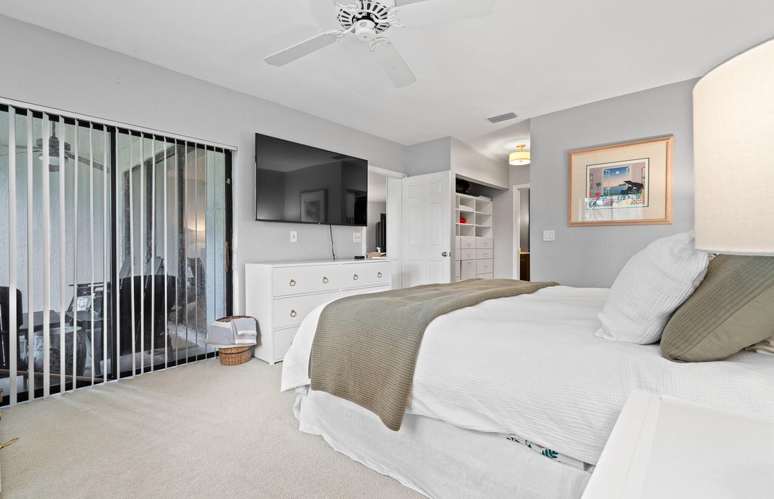 合同活跃: $324,999 (2 贝兹, 2 浴室, 1334 平方英尺)