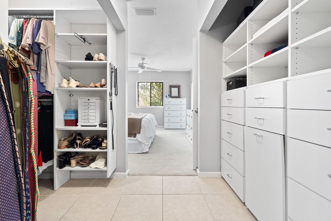 合同活跃: $324,999 (2 贝兹, 2 浴室, 1334 平方英尺)