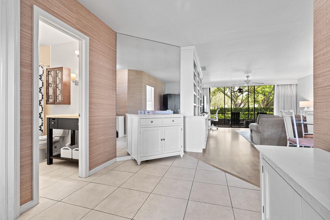 合同活跃: $324,999 (2 贝兹, 2 浴室, 1334 平方英尺)