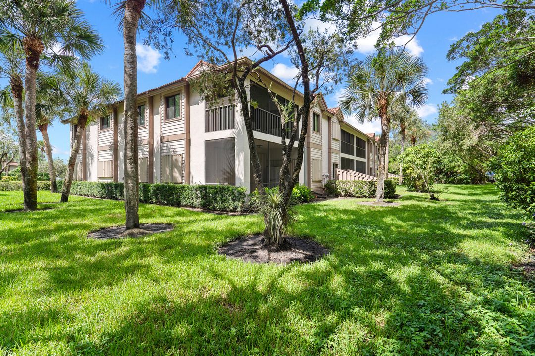 合同活跃: $324,999 (2 贝兹, 2 浴室, 1334 平方英尺)