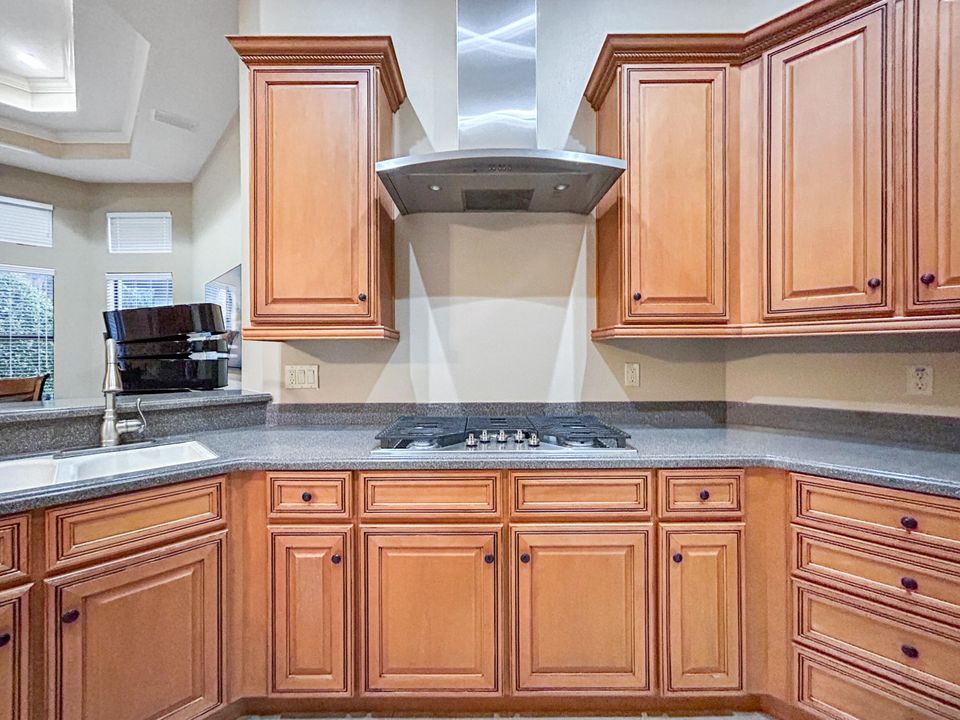 For Sale: $575,000 (3 beds, 2 baths, 2138 Square Feet)